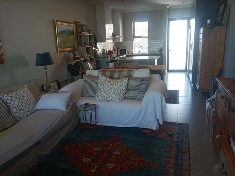 To Let 2 Bedroom Property for Rent in Somerset West Western Cape